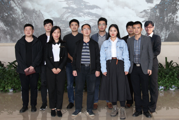 1609904991055041264.png 合影-肯干、實干、能干的一支隊伍.png